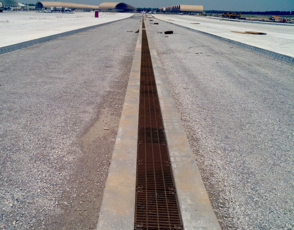 亚博网站有保障的Eglin空军基地的沟渠排水，FL