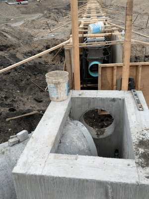 亚博网站有保障的地沟排水出口管道连接到建筑物